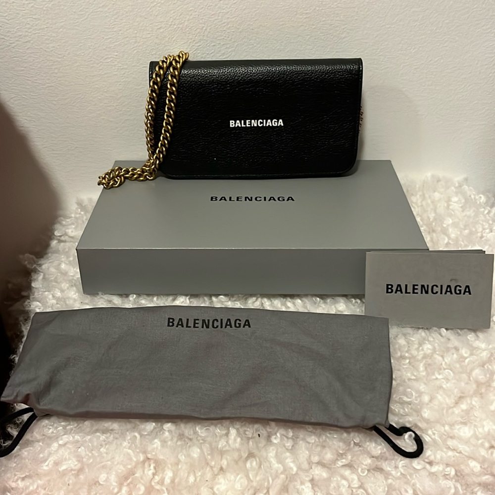 Authentic Balenciaga wallet on chain. Inside pocket and zipper on back